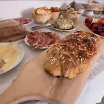 Palazzo Laura Bed & Breakfast 4*