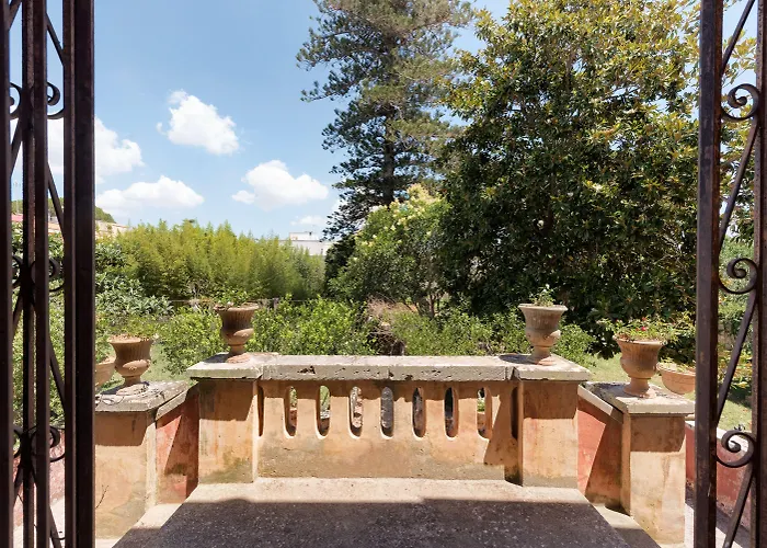Bed & Breakfast Palazzo Laura 4*