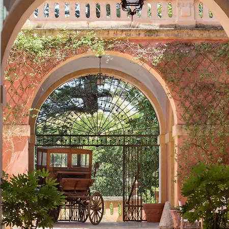 Bed & Breakfast Palazzo Laura 4*