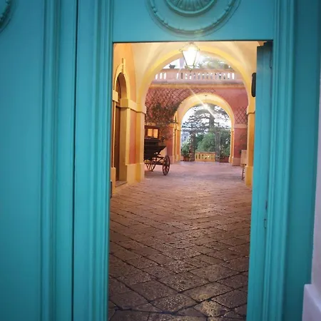 Palazzo Laura Bed & Breakfast 5*