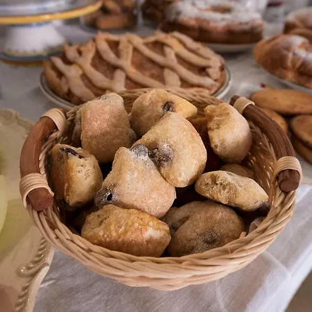 Palazzo Laura מורצ'יאנו די לאוקה