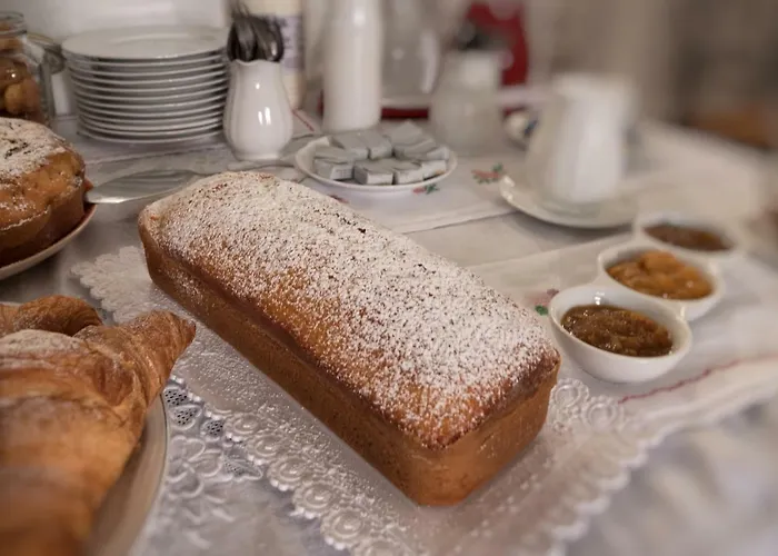 Palazzo Laura Bed & Breakfast 4*